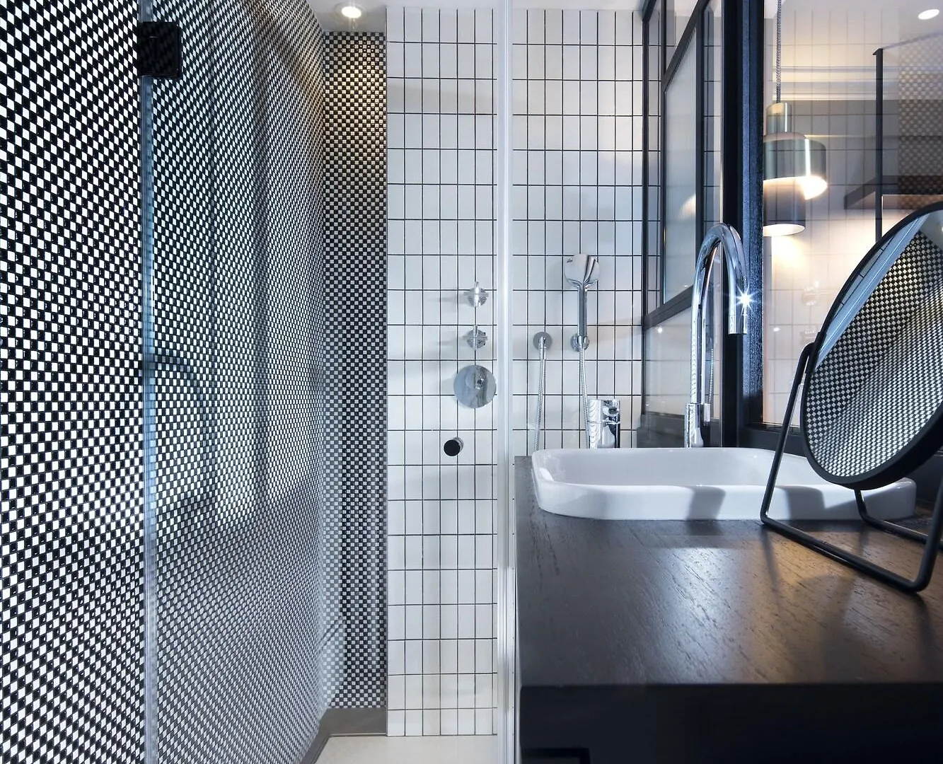 Maison Elle Paris Hotel