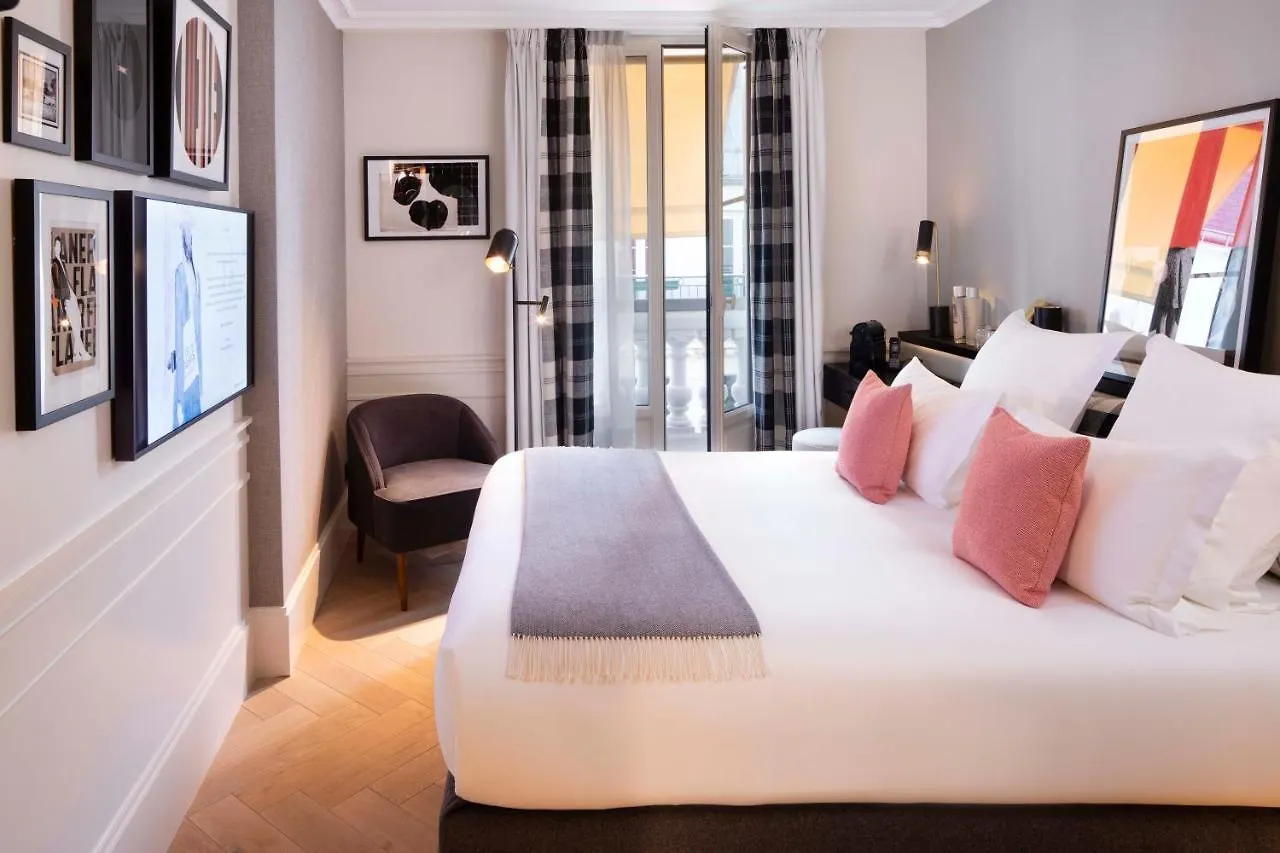 Maison Elle Paris Hotel