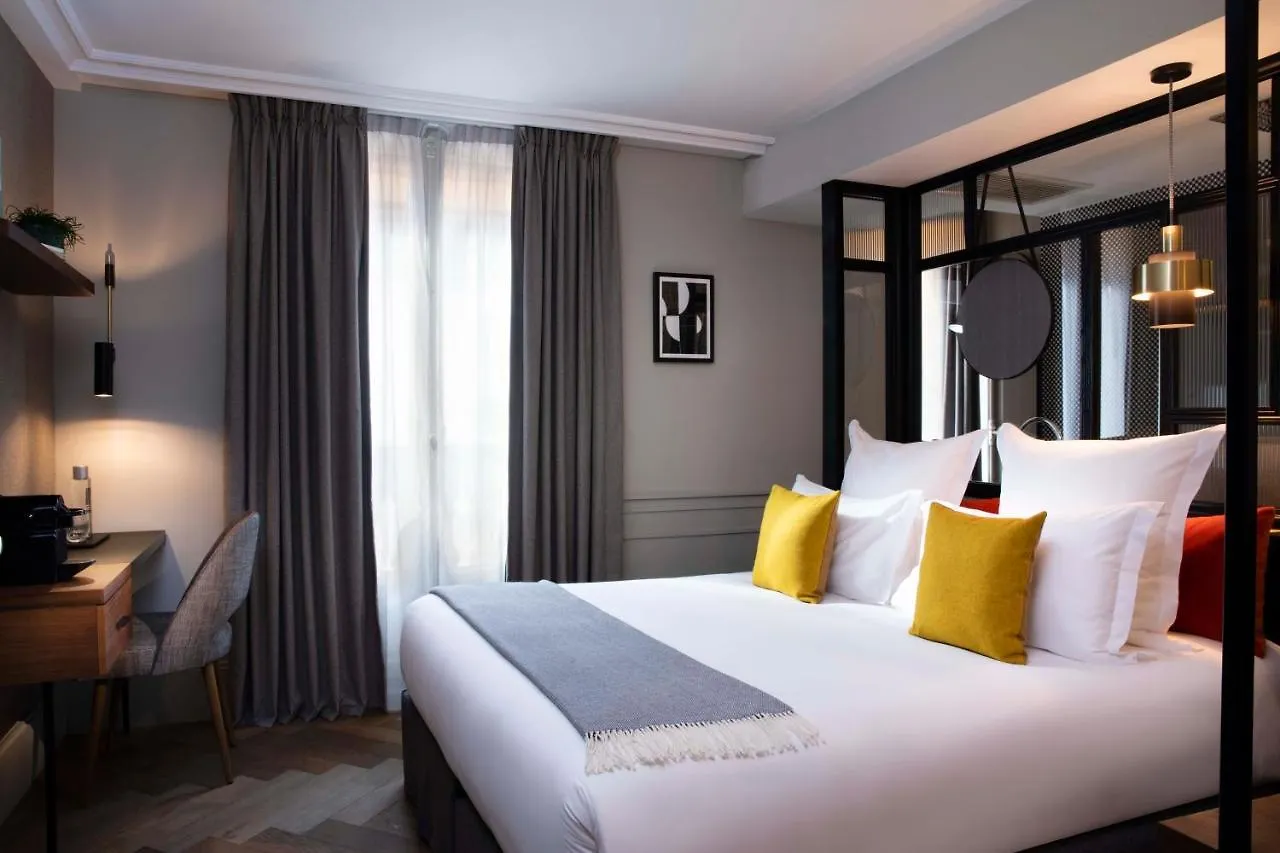 Maison Elle Paris France